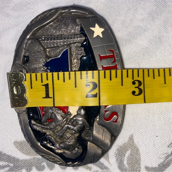 Vintage C&J Texas Lone Star State Belt‎ Buckle 1988 CJ1496 Red White
Blue USA - Picture 5 of 9